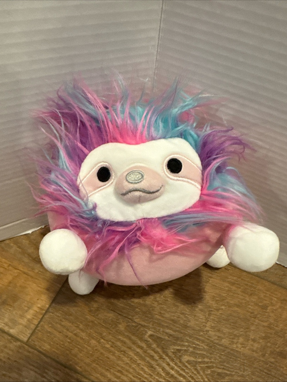 Squishmallow Rayen Hug Mees Laying Pink Sloth Plush 7.5" Target Exclusive.
